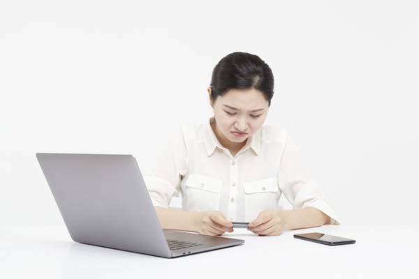 【元警察官が解説！】クレジットカードの不正利用、被害届が出せないってホント？