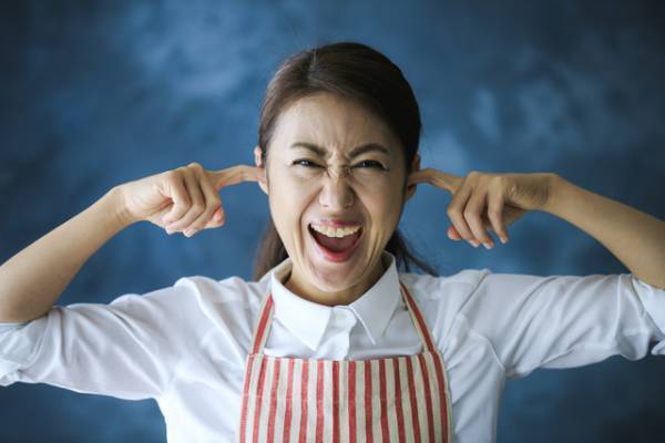 コロナ禍で急増する住宅の騒音トラブル　被害に遭ったとき、どう対処するべきなのか？