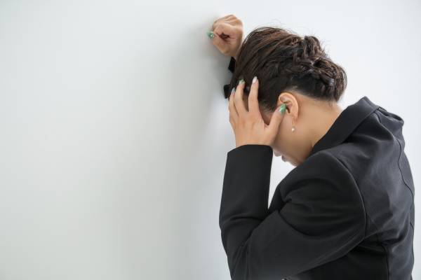 音信不通の不倫相手から慰謝料を取りたい女性必見！請求方法を弁護士が解説