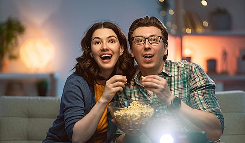 【体験談】夫婦円満の秘訣はコレ！夫婦の時間は何して過ごす？「ある」「ない」意見を紹介