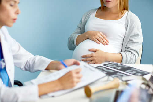 胎児動脈管早期収縮とは？妊娠中のポリフェノールの取りすぎが原因？自覚症状や予防方法【産婦人科医監修】
