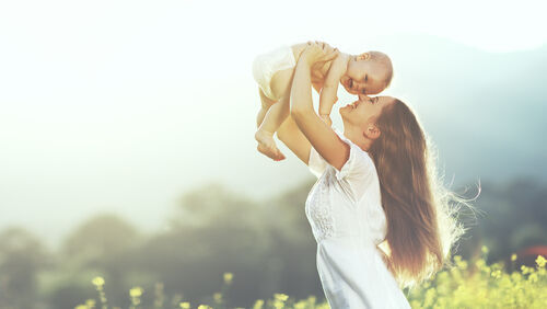 【助産師監修】マザリーズとは？赤ちゃんとママの絆を深める話し方？特徴や月齢別の効果について解説