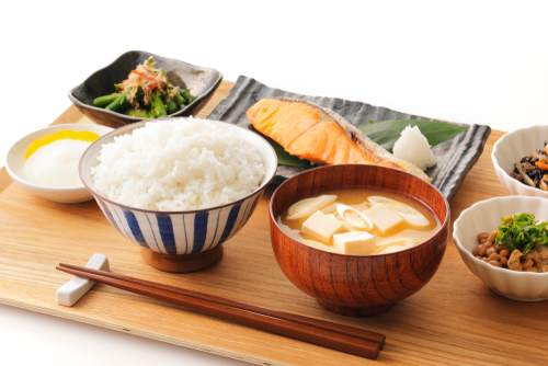 妊婦が市販の弁当や冷凍食品を食べると死産のリスクがあがる？レトルト食品は？最新の研究発表をもとに解説