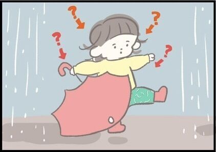 【＃168】雨の日あるある！2歳児に傘を持たせてみたけれど…。 byつぶみ