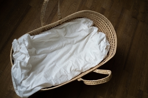 赤ちゃんポストとは？仕組みや現状の問題点、海外の取り組みについて