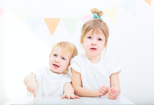 体験談｜認可外保育園(無認可保育園)とは？保育料金の決め方は？認可との違いを解説