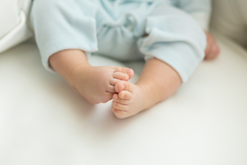 産後パパ育休の給付金の水準引き上げへ！ママの給付金はどうなる？