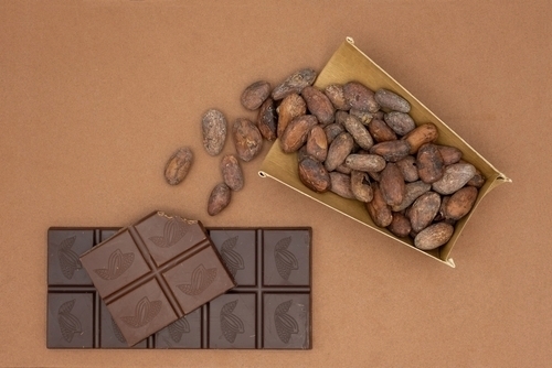 【授乳中のチョコレート】母乳や赤ちゃんへの影響は？乳児湿疹や寝ない原因になる？