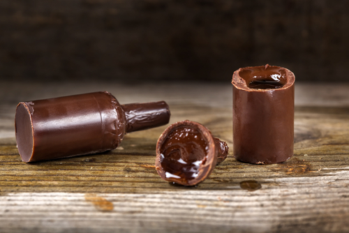 【授乳中のチョコレート】母乳や赤ちゃんへの影響は？乳児湿疹や寝ない原因になる？