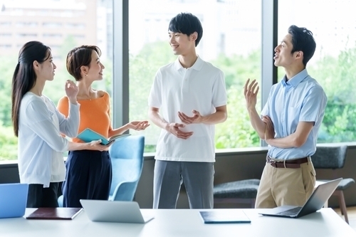 【2025年10月スタート】子どもが3歳を過ぎても安心！ワーママの働き方を支える新制度とは？