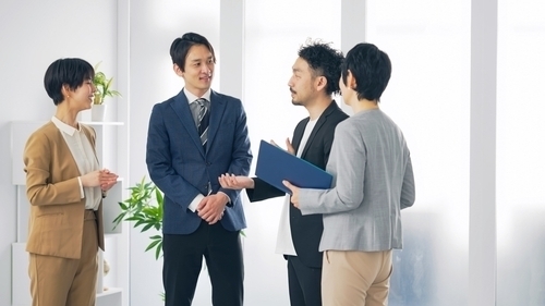 男性の育休取得が初の40％超え！「産後パパ育休」の効果とこれからの家族のかたち