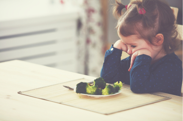 子どもの偏食には発達段階にあわせた対策を！親子で好き嫌いを克服しよう！