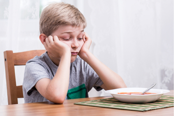 子どもの偏食には発達段階にあわせた対策を！親子で好き嫌いを克服しよう！
