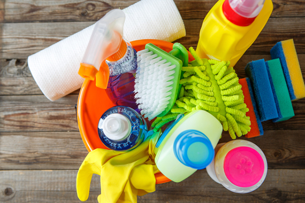 【液性に注意！】フローリングのお掃除に使っちゃダメ！な洗剤
