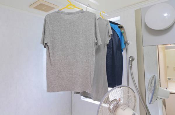 【紙、湿布、紙おむつetc.】うっかり一緒に洗濯しちゃった際の正しい対処法