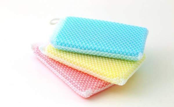 洗剤の除菌能力にも差が…台所用スポンジは2週間に1回交換したほうが良さそう