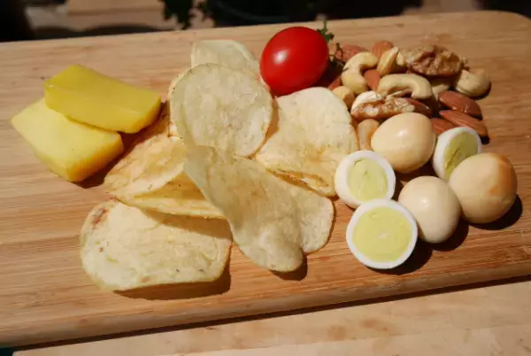 市販品を燻すだけ！　はじめての人にオススメな簡単燻製レシピ