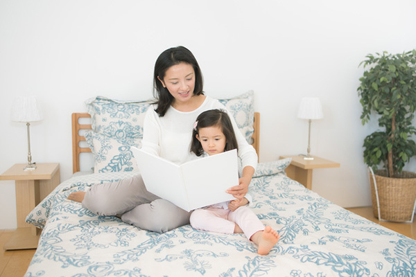 なかなか寝ついてくれない…そんな時に試したい“おやすみ絵本”3選