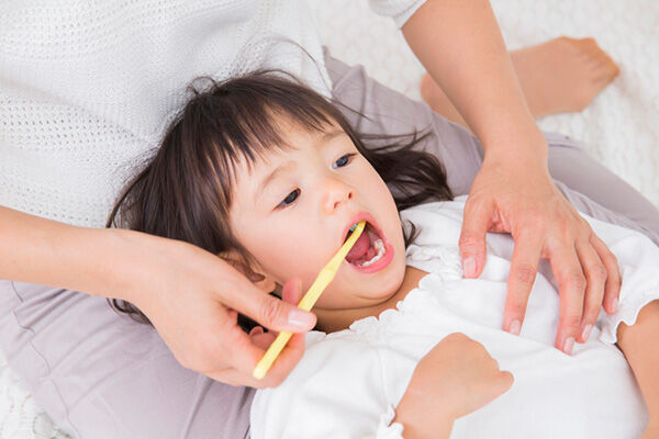 親子で楽しむ！ 歯磨きを嫌がる子どもの対処法