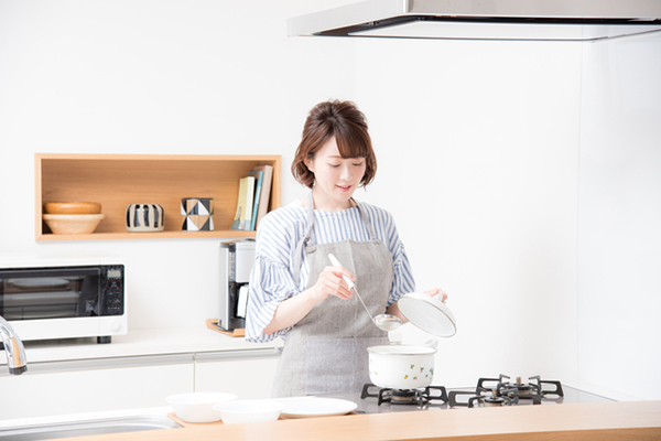 「頑張りすぎ」はNG？「お母さんのような母親になりたい」20代女子は約６割！