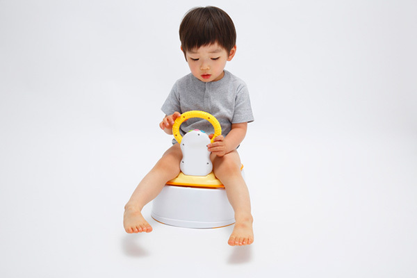 トイレを怖がる子どものトイトレに適した方法はある？
