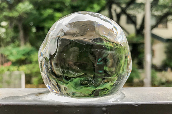 超キレイで愕然！ 丸型製氷器の透明度を比較してみたら…