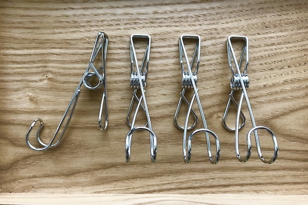 無印良品の「ひっかけるワイヤークリップ」が優秀すぎる！　おすすめ活用法