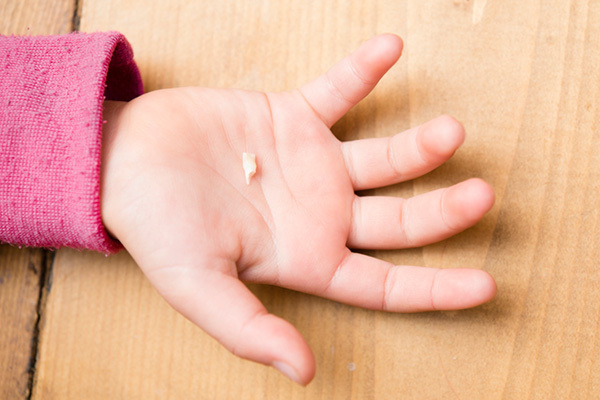 【言い伝え】子どもの歯が抜けたらどうする？