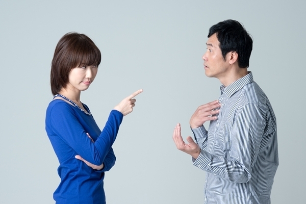 結婚生活10年以上の夫婦でパートナーに秘密がある割合は〇%！