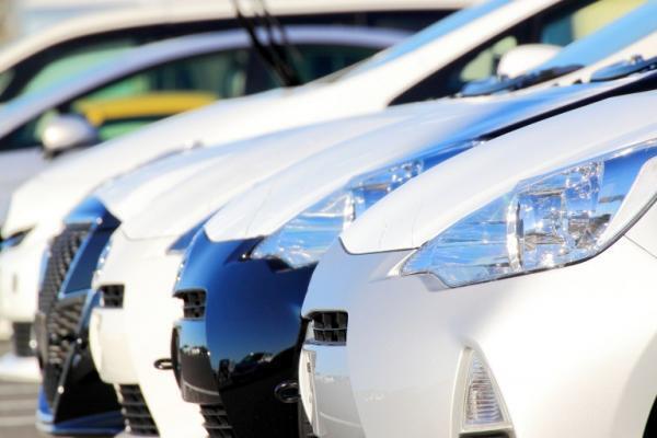 燃費が良いが家計には優しくないハイブリッドカーの真実