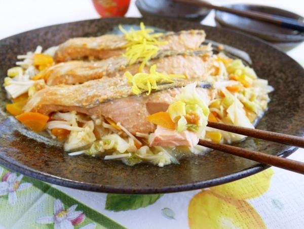 【風邪予防＋アンチエイジング】さっぱりコクウマ!　柚子香る鮭のちゃんちゃん蒸し