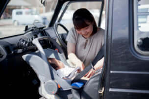 チャイルドシートの前向きは危険!　新生児を乗せる前に気をつけること