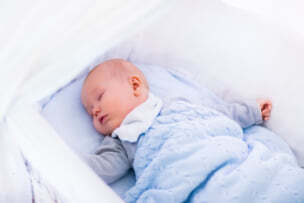 ベビーベッドにガードは必要?　6つのタイプそれぞれの特徴と選び方