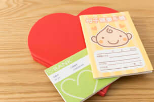 母子手帳ケースで人気のブランドを紹介!　 タイプ別の選び方とは？