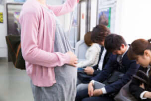 マタニティマークをつけた妊婦さんに対する嫌がらせが社会問題に 18年8月21日 ウーマンエキサイト 1 6
