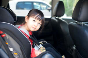 チャイルドシートの疑問を解消!　いつまで?　罰則や免除されるケースは?
