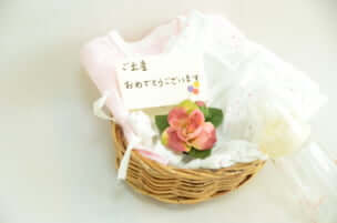 二人目の出産祝いに贈るべきプレゼントとは?　ベビーギフトの相場感