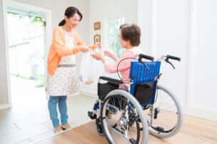 世帯分離で親の介護費用を抑えるために知っておきたい5つのこと