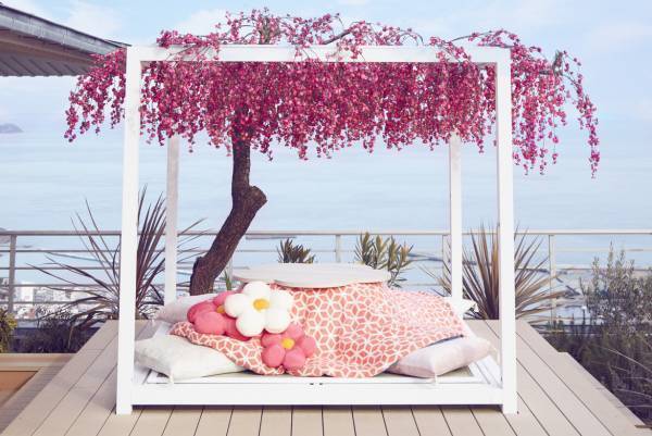 【リゾナーレ熱海】「あたみ梅カフェ」登場！～ホテル最上階カフェスペースで“梅ジュースの出る木”や“ジェラートプレート”を楽しむ～｜期間：2022年1月6日～3月11日