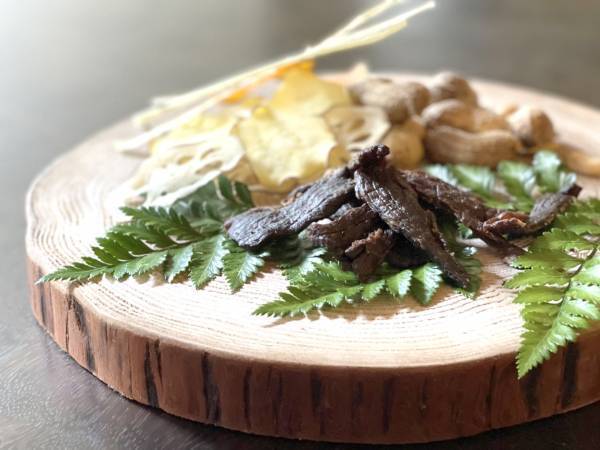 【株式会社ひらまつ】22人のシェフによる22通りの「あか牛の一皿」を11月30日（火）までご提供中