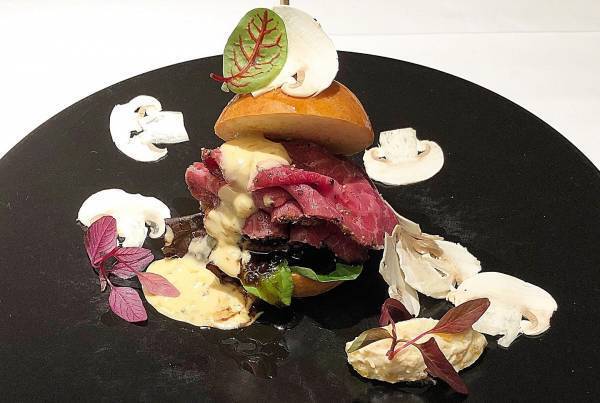 【株式会社ひらまつ】22人のシェフによる22通りの「あか牛の一皿」を11月30日（火）までご提供中