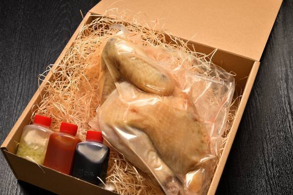 【秋冬の期間限定/テイクアウトメニュー】本物の味をご家庭で！シンガポール・シーフード・リパブリック大丸梅田から「海南チキンテイクアウトボックス」のご案内です。