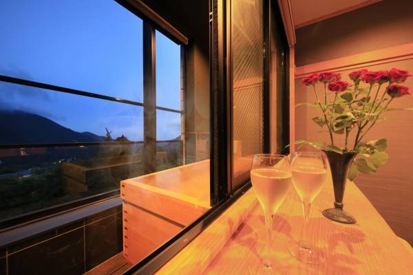 ハロウィンに露天風呂から花火観賞はいかが？【10/31限定】箱根の大人の隠れ宿にて＜特典付き花火観賞プラン＞販売開始