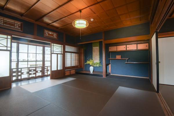 「のん」 さんアート作品 「あやめとRADOHRE(ラドーレ)」 を 古民家再生施設 「ラドーレ神河」 （兵庫県神崎郡神河町） で 10月27日より展示スタート