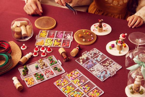 【リゾナーレ八ヶ岳】1万2千本のワインボトルで作ったワインボトルツリーがクリスマスを彩る！「ワインリゾートクリスマス」開催｜開催日：2021年12月1日～12月25日