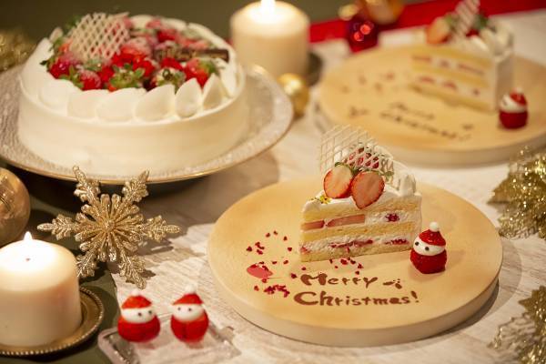 【リゾナーレ八ヶ岳】1万2千本のワインボトルで作ったワインボトルツリーがクリスマスを彩る！「ワインリゾートクリスマス」開催｜開催日：2021年12月1日～12月25日