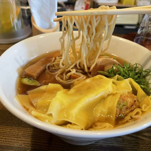 サバ節全開！上海料理店や和食店の技術を注いだ淡麗醤油ラーメン「中華そば　べぃしっく」が吉祥寺にオープン！