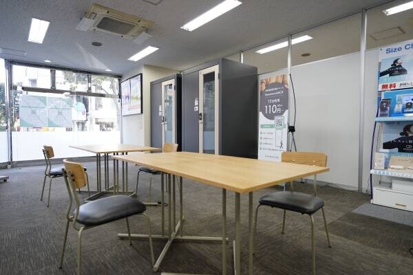 キンコーズ・新宿御苑店に  個室型作業スペース『RemoteworkBOX』を設置