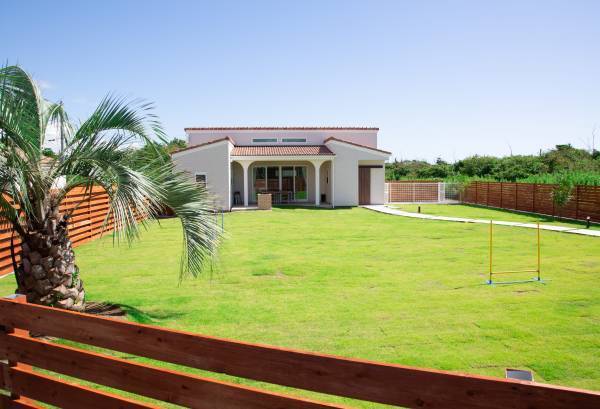 愛犬と泊まれる豪華貸別荘の村？【Asovillage"アソビヴィレッジ"】が2021年8月にOPEN！！！全棟100坪以上天然芝ドッグラン！九十九里浜の海岸沿い！