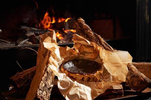 『ミシュランガイド東京 2022』発表。「薪焼 銀座おのでら」が二年連続の一つ星獲得